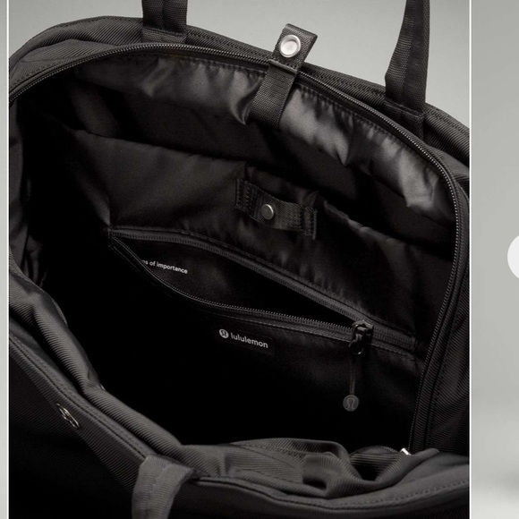 Lululemon City Essentials Bag 25L - Picture 4 of 14